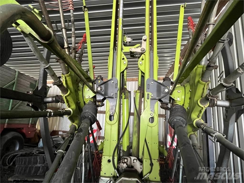 CLAAS LINER 2900 معدات حصد