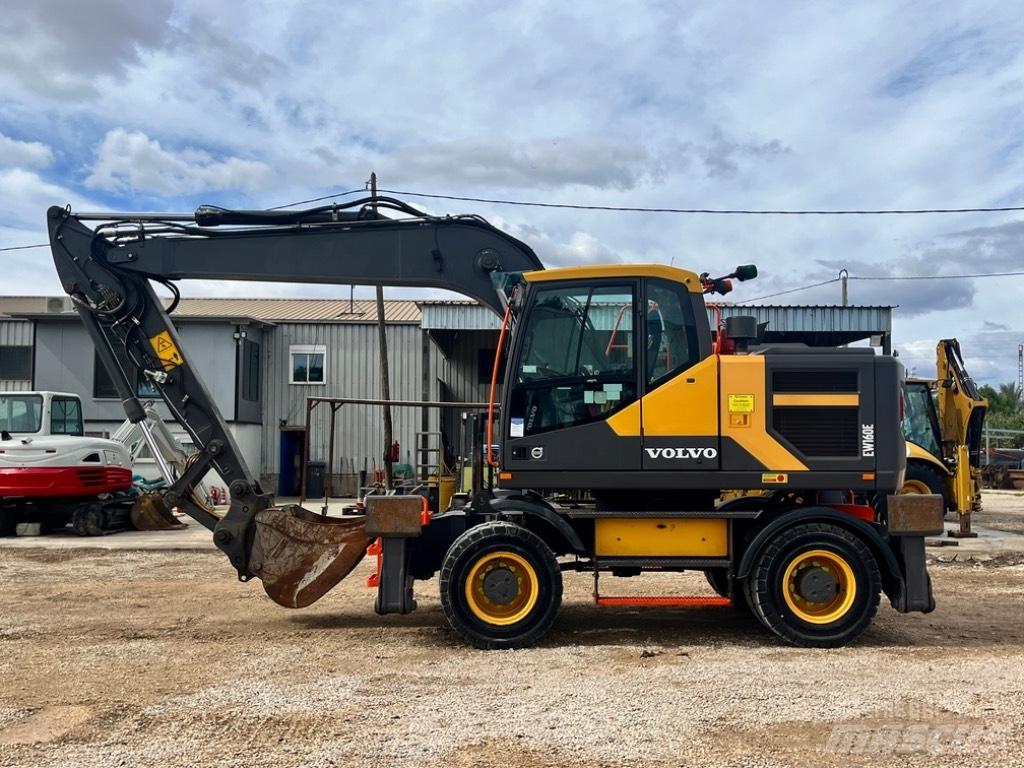 Volvo EW 160 E حفارات بعجل