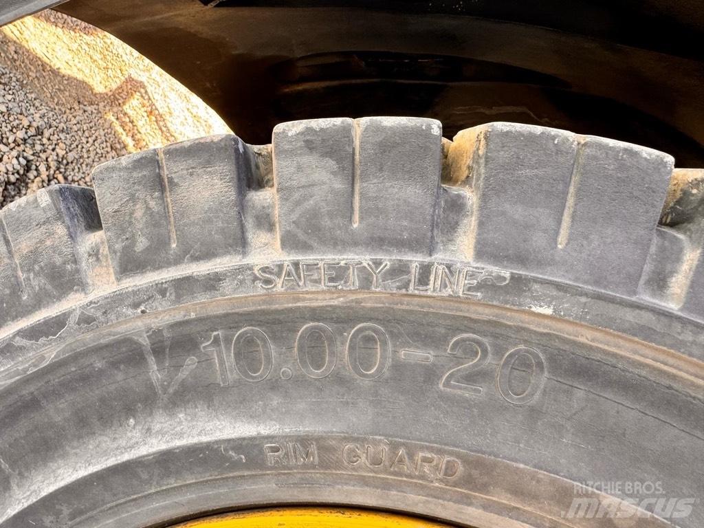 Volvo EW 160 E حفارات بعجل