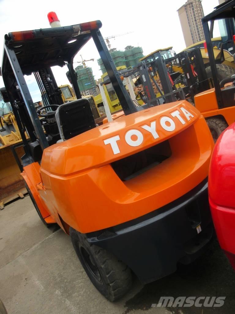 Toyota FD 30 شاحنات الديزل