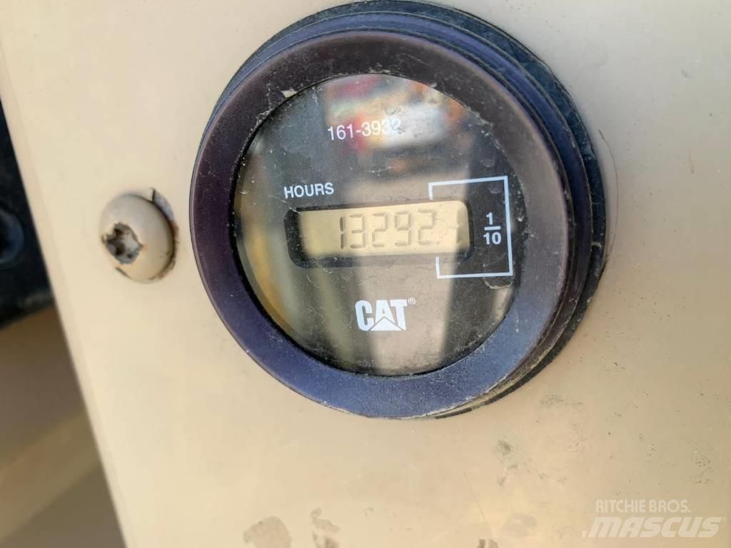 CAT 120 H-ES معدات تمهيد الطرق