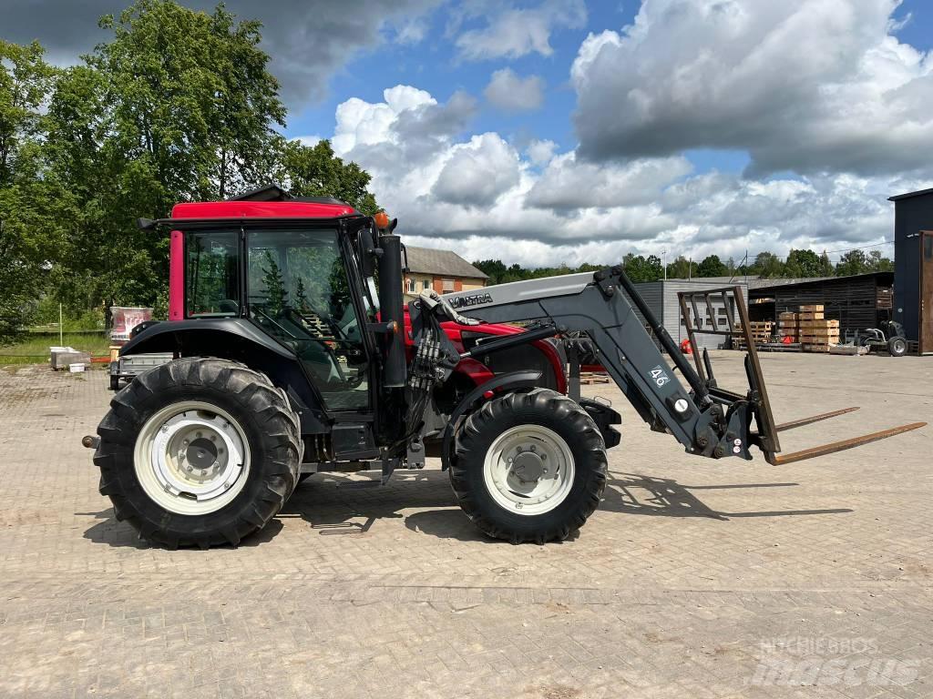 Valtra A 93 الجرارات