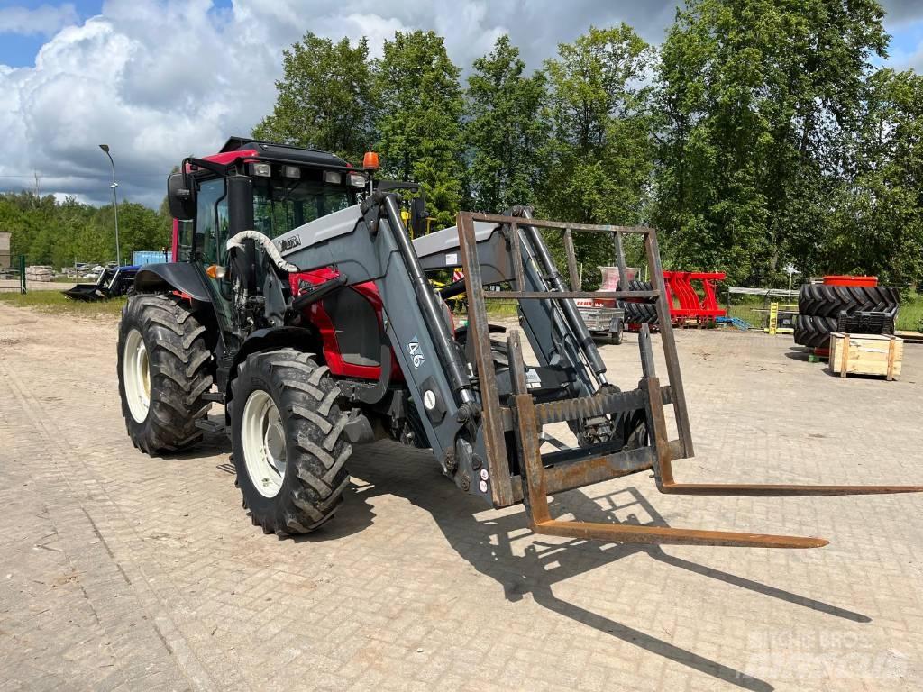 Valtra A 93 الجرارات