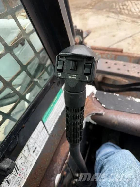 Bobcat 773 لوادر انزلاقية التوجيه