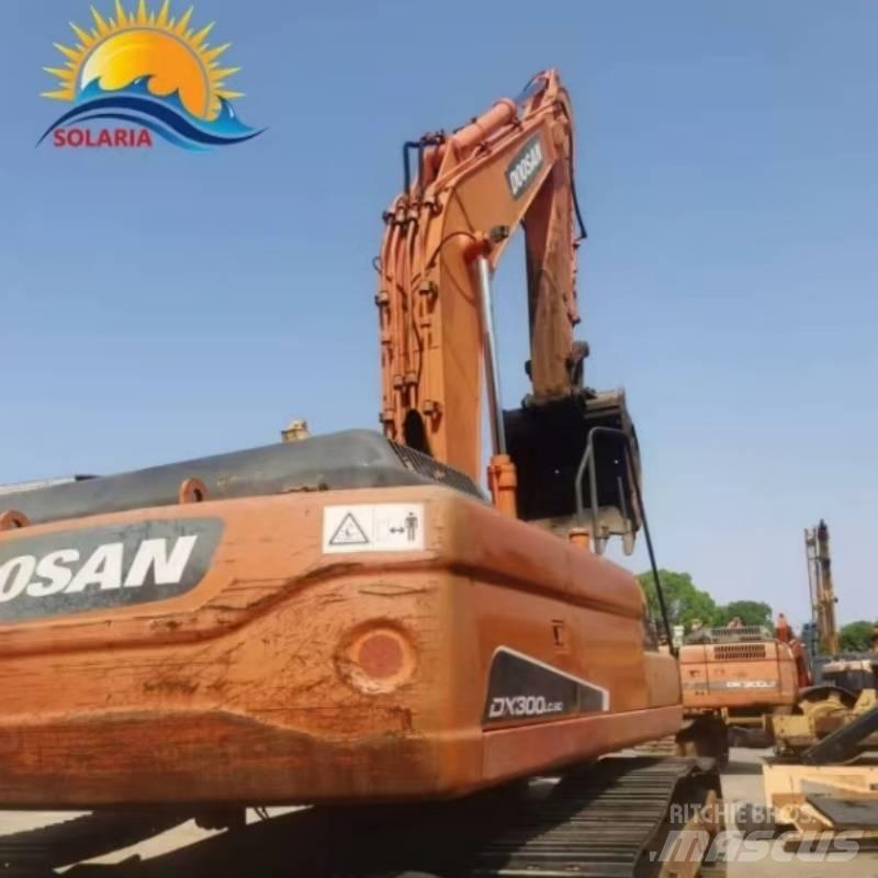 Doosan dx300lc-9c حفارات زحافة