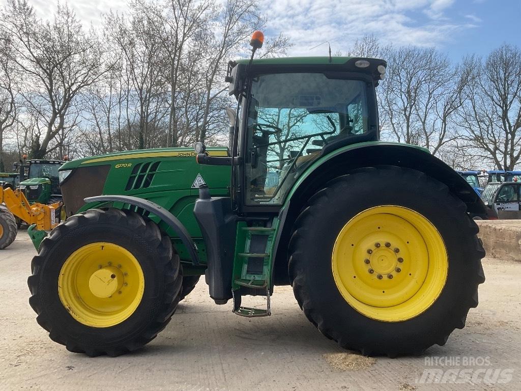 John Deere 6170 R الجرارات