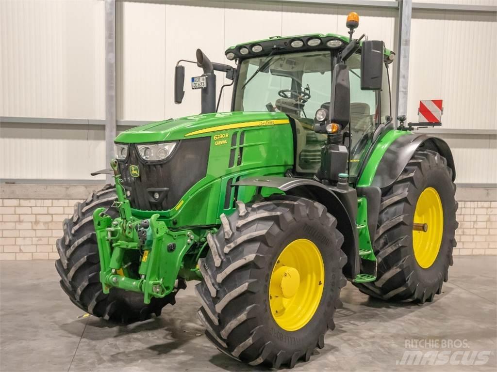 John Deere 6230R الجرارات