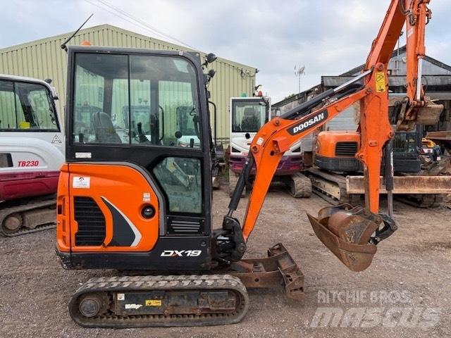 Doosan DX 19 حفارات صغيرة أقل من 7 طن (حفارات صغيرة)