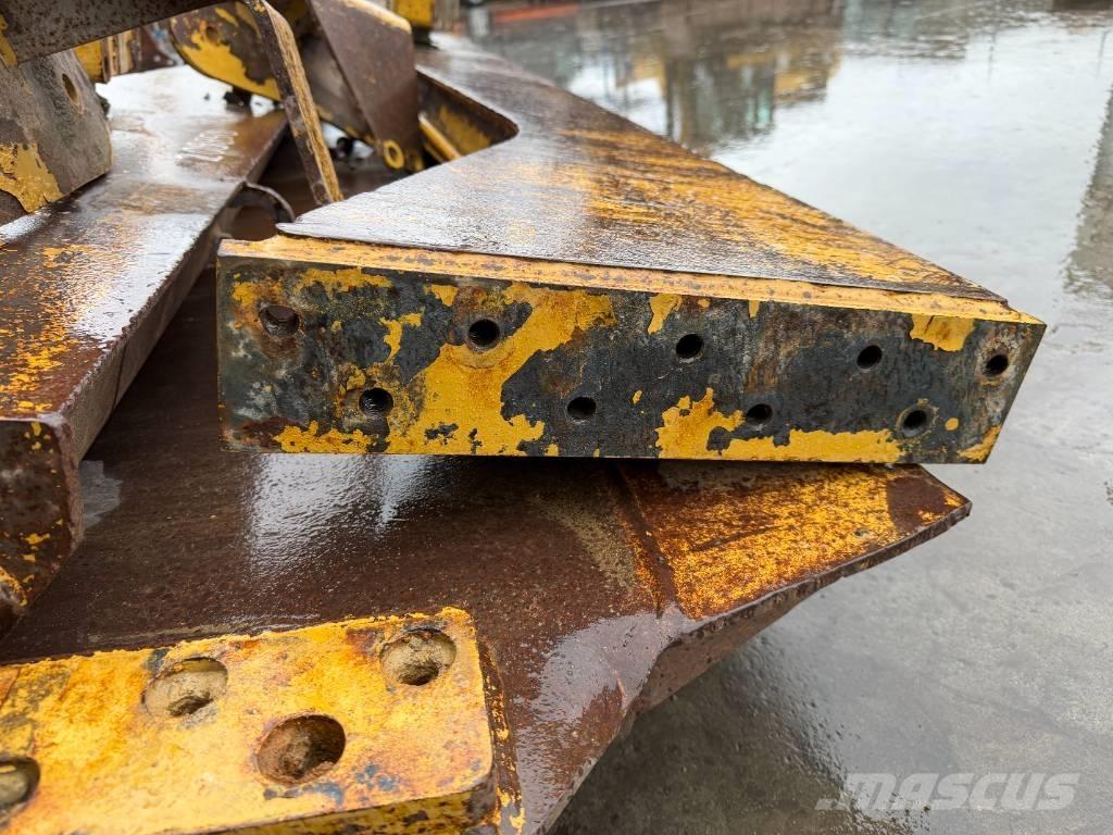 CAT 730 بوابات خلفية