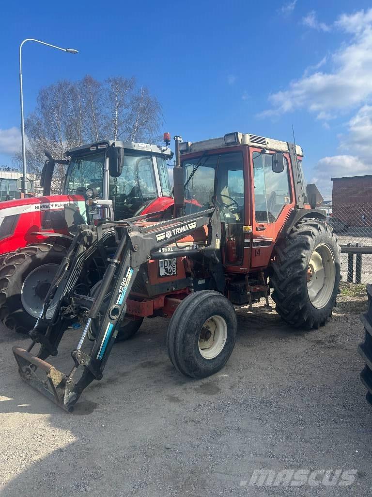 International 685 XL الجرارات