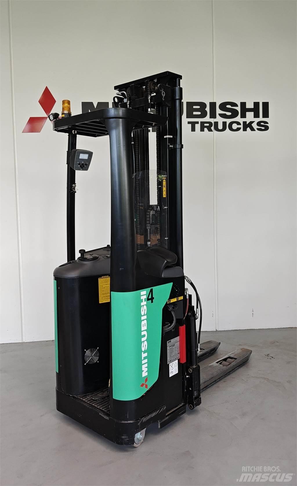 Mitsubishi SBR16NI رافعة منخفضة المستوى ذات منصة