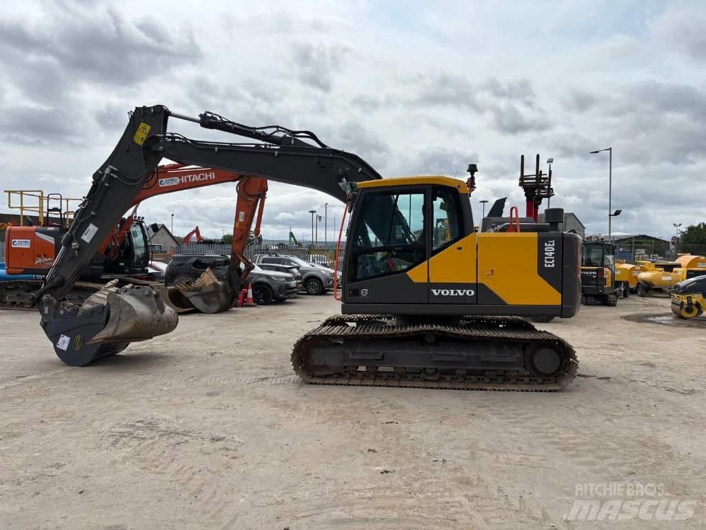 Volvo EC 140 E حفارات زحافة