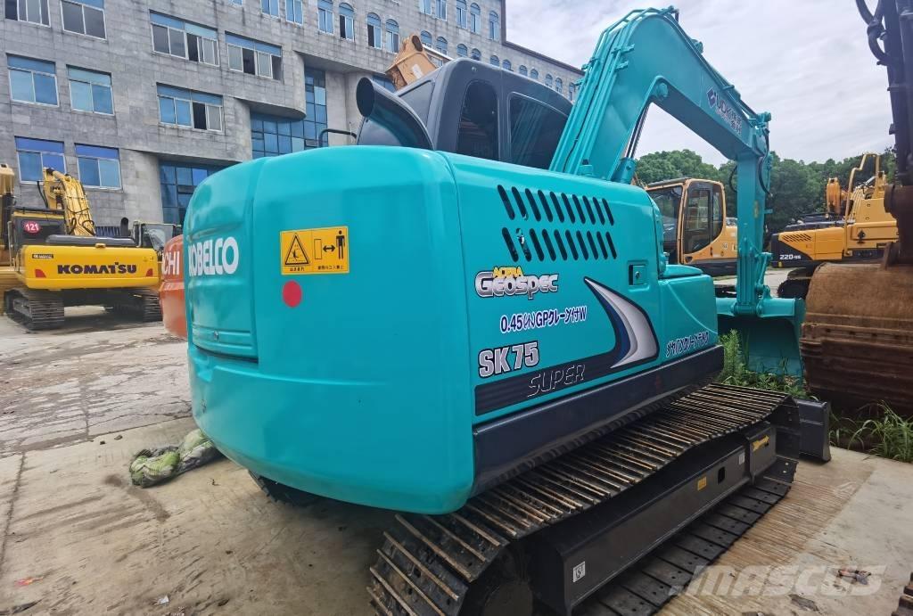 Kobelco SK 75 حفارات وسط 7 طن - 12 طن
