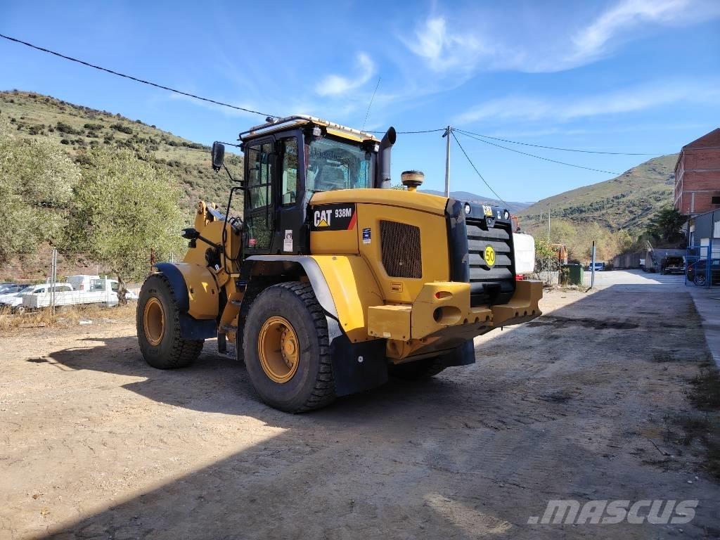 CAT 938 M لوادر بعجل