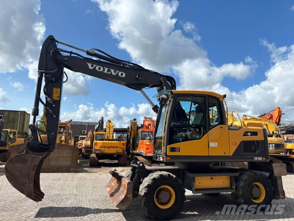 Volvo EW 140 D حفارات بعجل