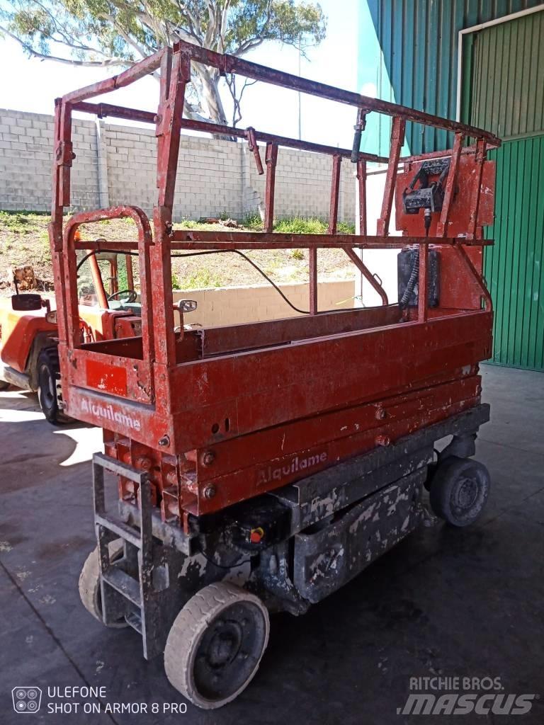 JLG 2030 ES رافعات مقصية الشكل