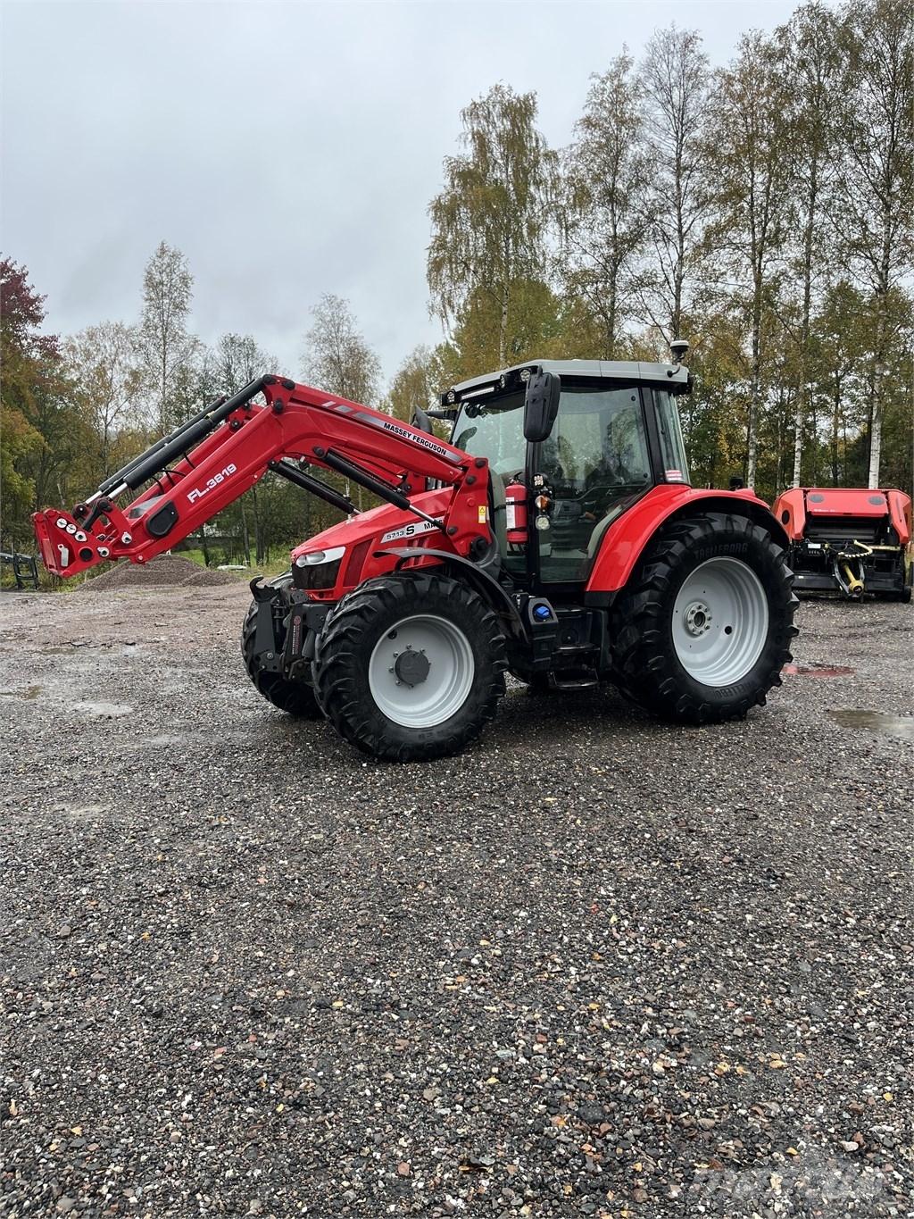 Massey Ferguson 5713 الجرارات
