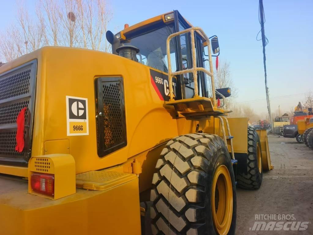 CAT 966G لوادر بعجل