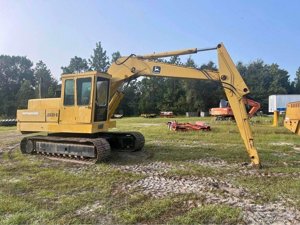 John Deere 690 B حفارات زحافة