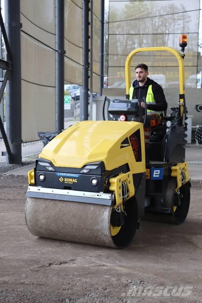 Bomag BW 120 ADe-5 مداحل ثنائية الاسطوانة