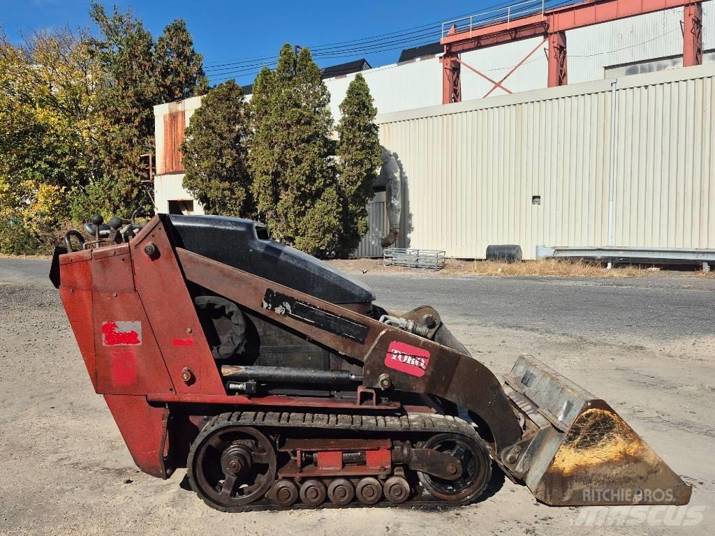 Toro TX 525 لوادر انزلاقية التوجيه