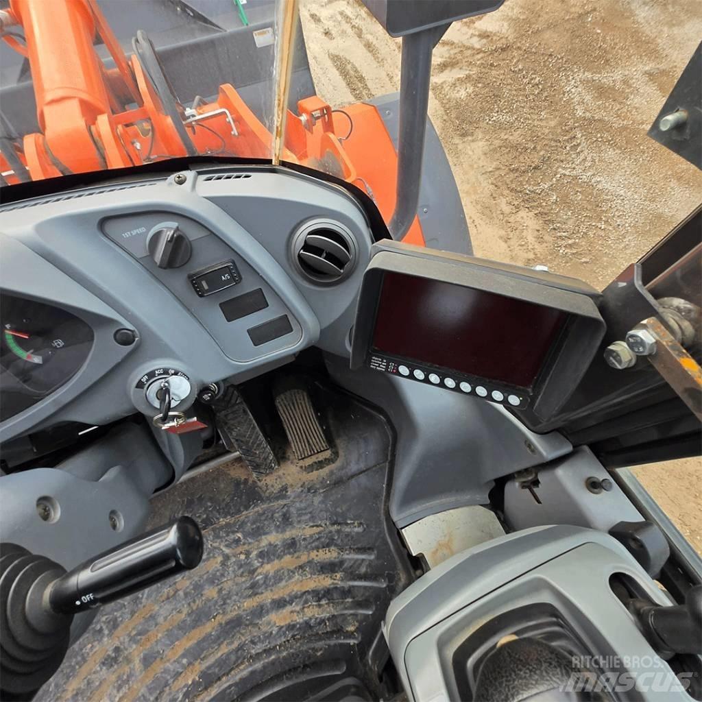 Hitachi ZW150-6 لوادر بعجل