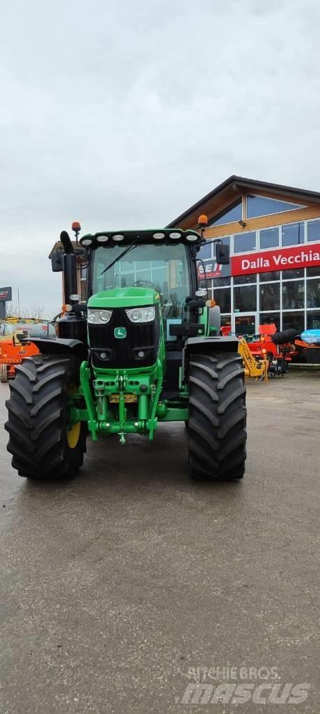 John Deere 6175 R الجرارات