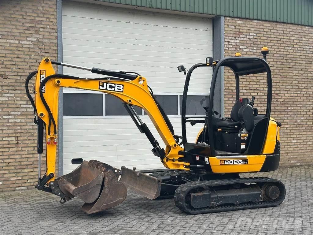 JCB 8026 CTS حفارات صغيرة أقل من 7 طن (حفارات صغيرة)