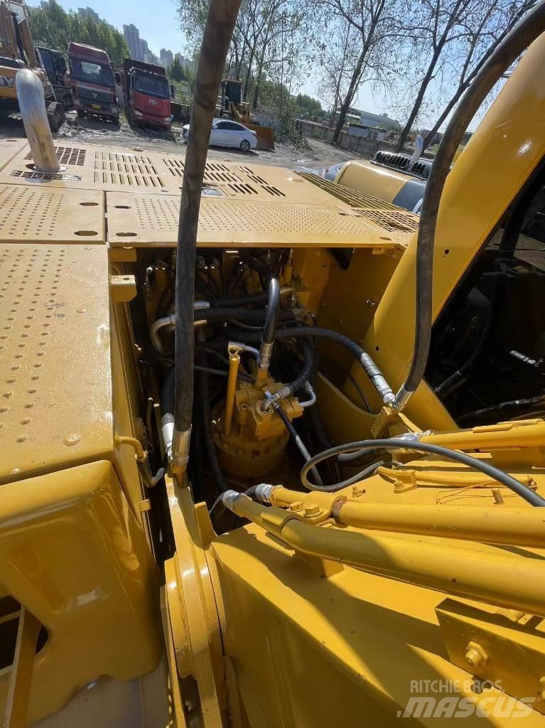 CAT 320 GC حفارات زحافة