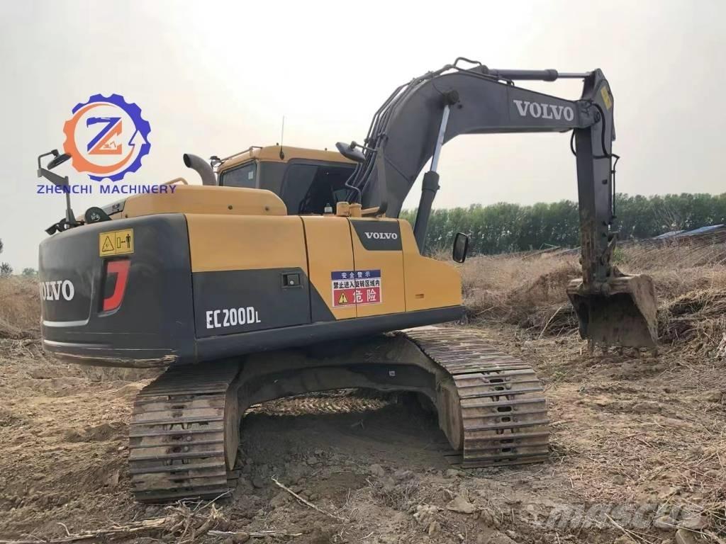 Volvo EC 200 D حفارات زحافة