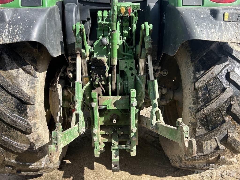 John Deere 6R 120 الجرارات