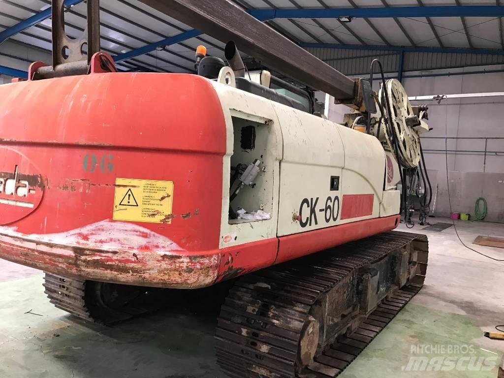 CAT 330 C حفارات زحافة