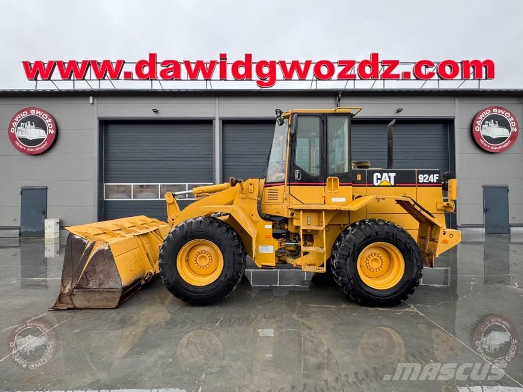 CAT 924 F لوادر بعجل