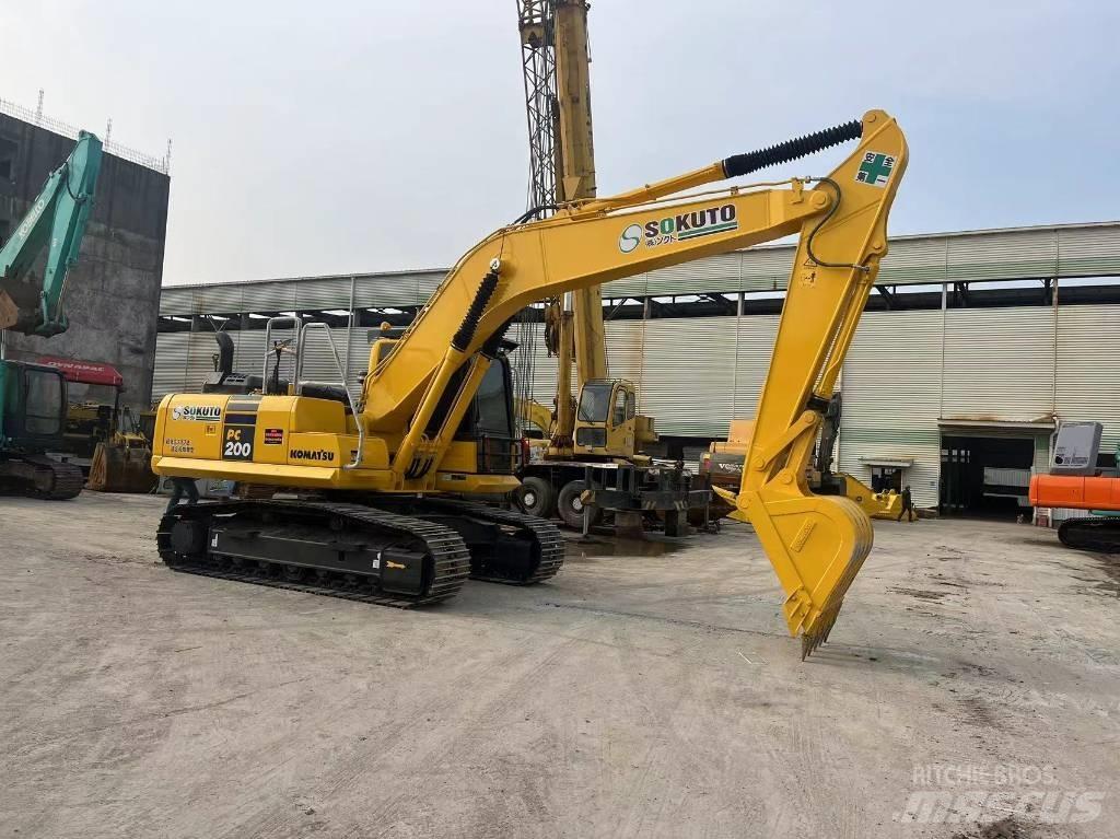 Komatsu PC 200-8N1 حفارات زحافة