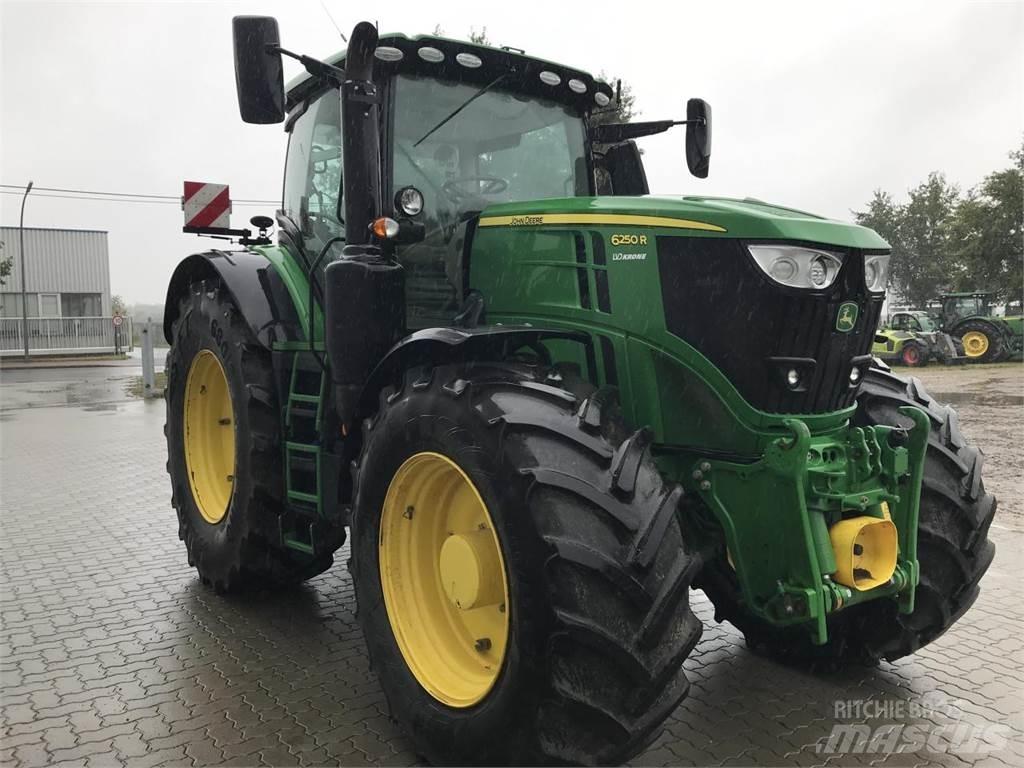 John Deere 6250R الجرارات