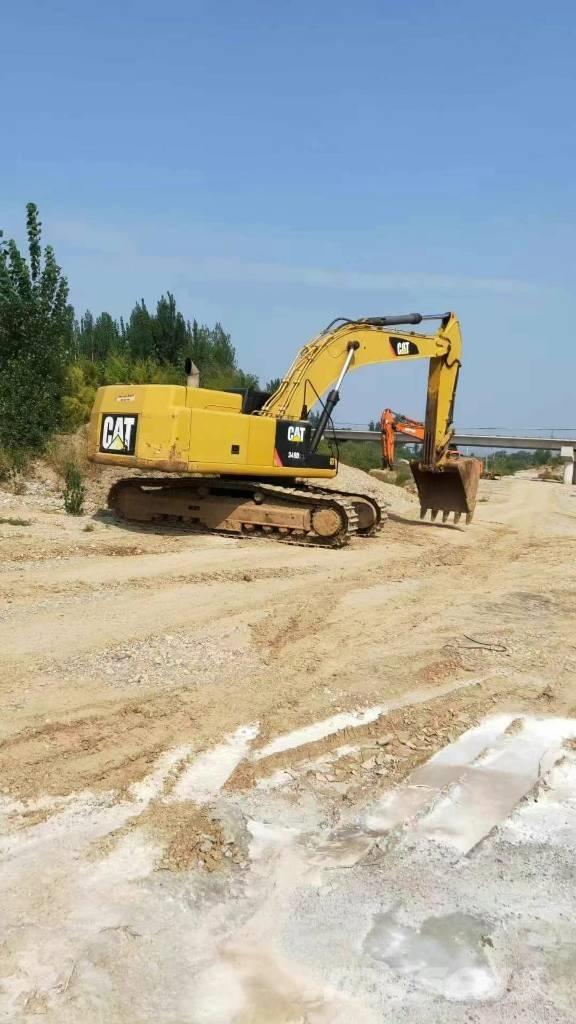 CAT 349 D حفارات زحافة