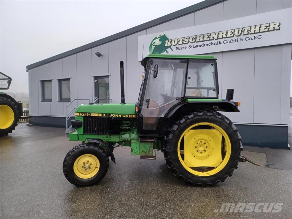John Deere 1750 الجرارات