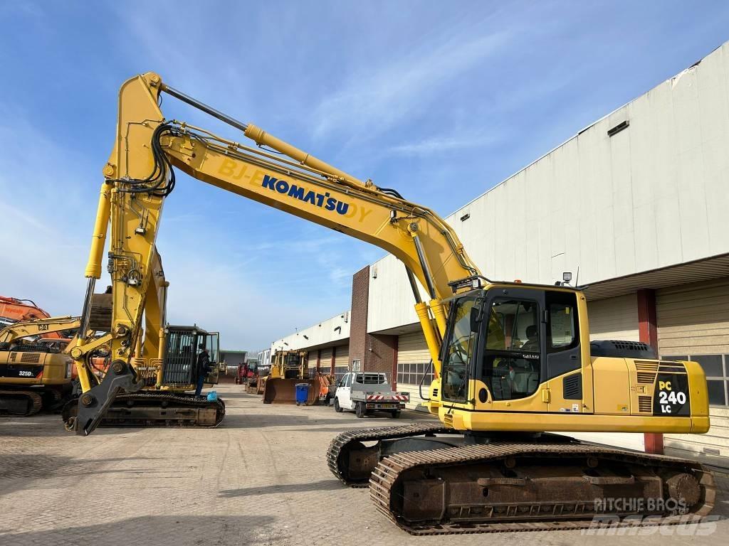Komatsu PC 240 LC-8 حفارات زحافة