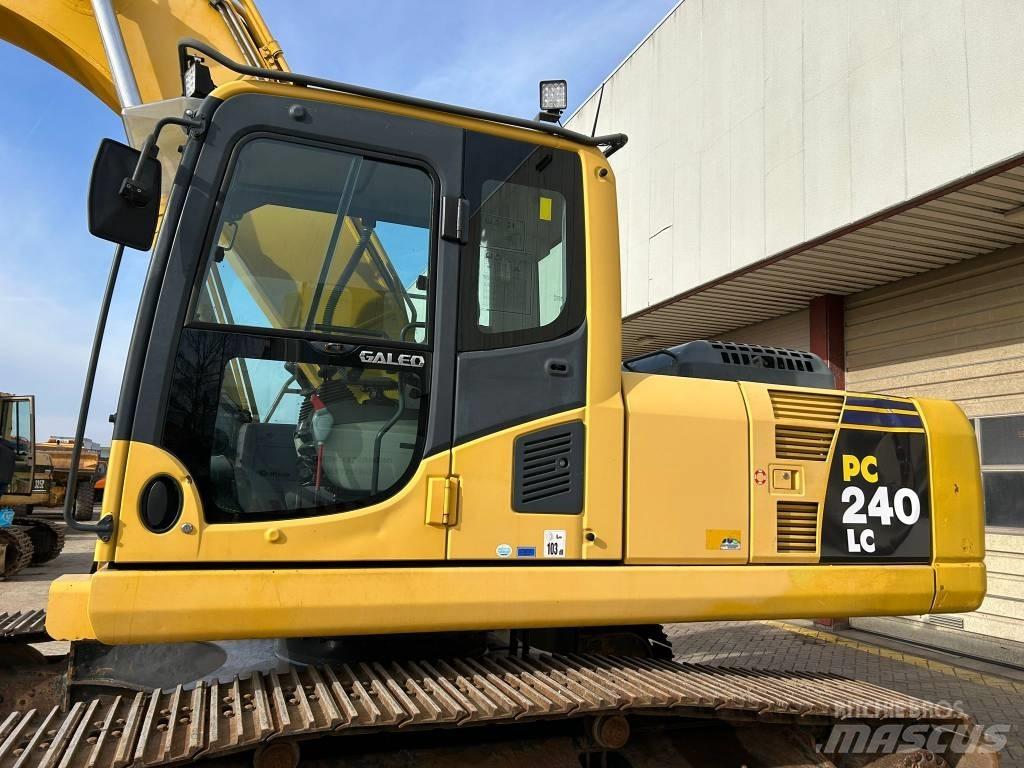 Komatsu PC 240 LC-8 حفارات زحافة
