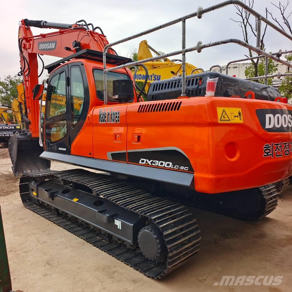 Doosan DX 300 حفارات زحافة