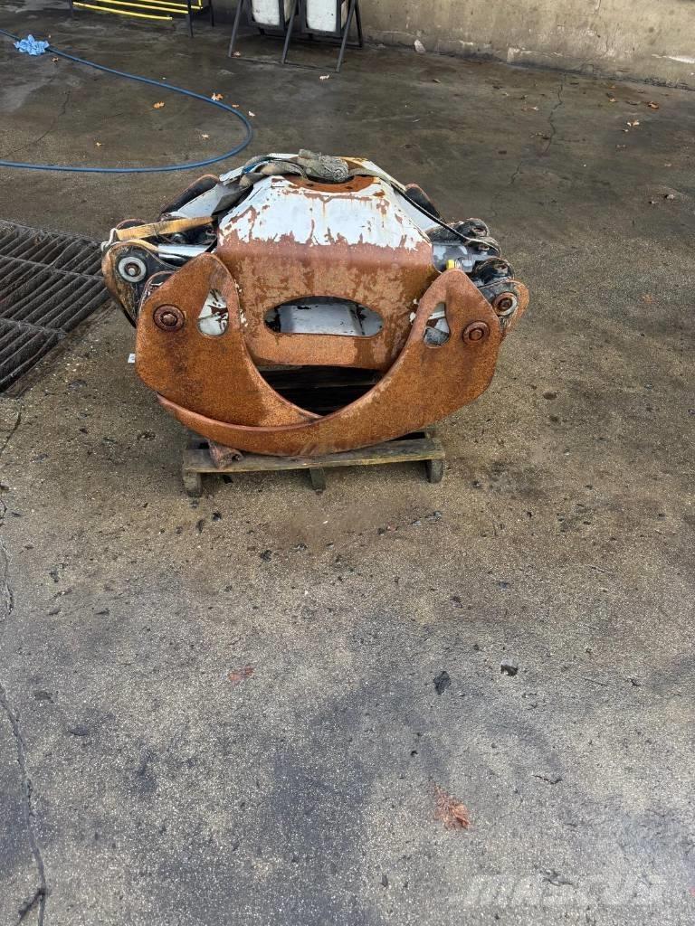 Komatsu G36 خطاطيف