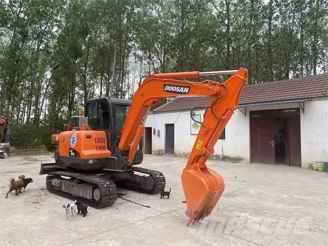 Doosan DX60 حفارات زحافة