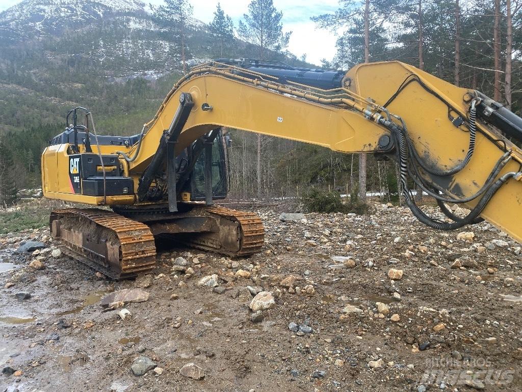 CAT 336 EL حفارات زحافة