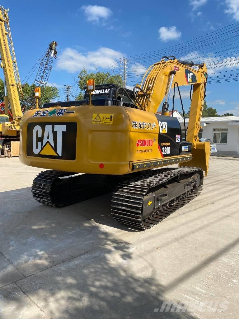 CAT 320 D حفارات زحافة