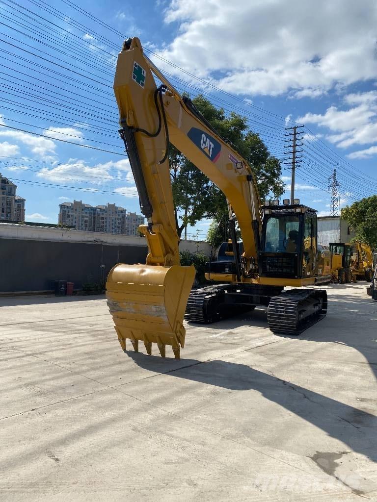 CAT 320 D حفارات زحافة