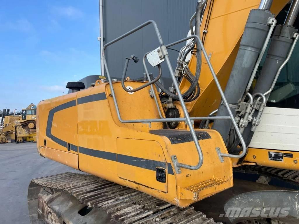 Liebherr R922 SLC حفارات زحافة