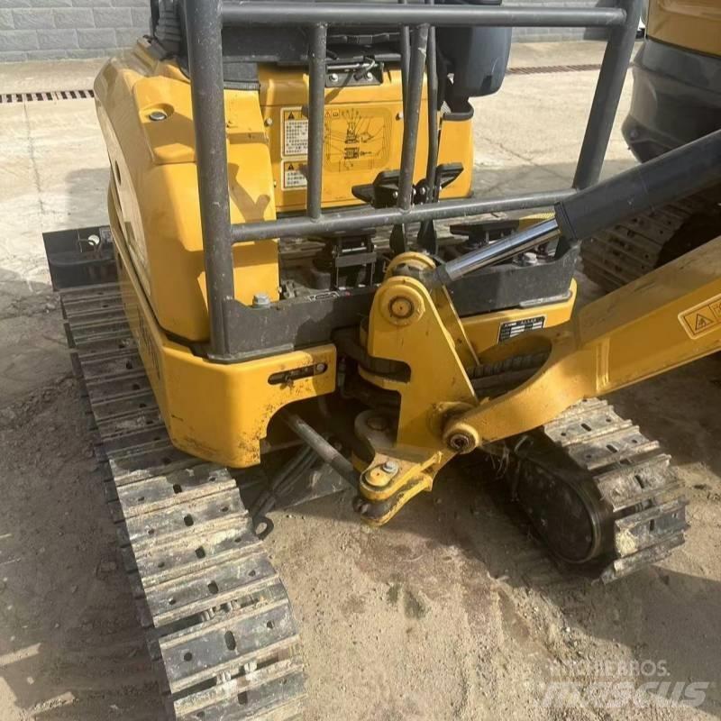 XCMG XE 17 U حفارات زحافة