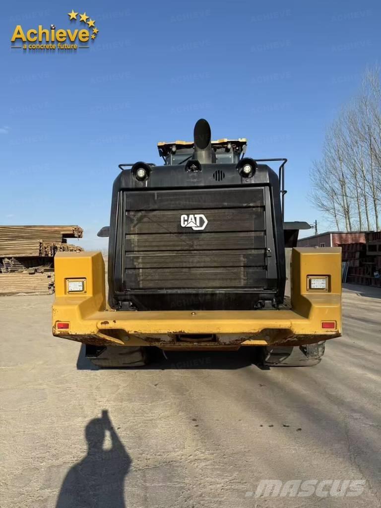 CAT 982 لوادر بعجل
