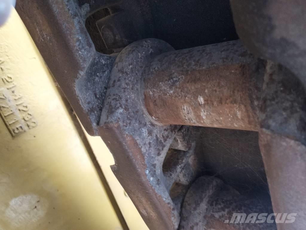 Komatsu D 155 A بلدوزرات مجنزرة