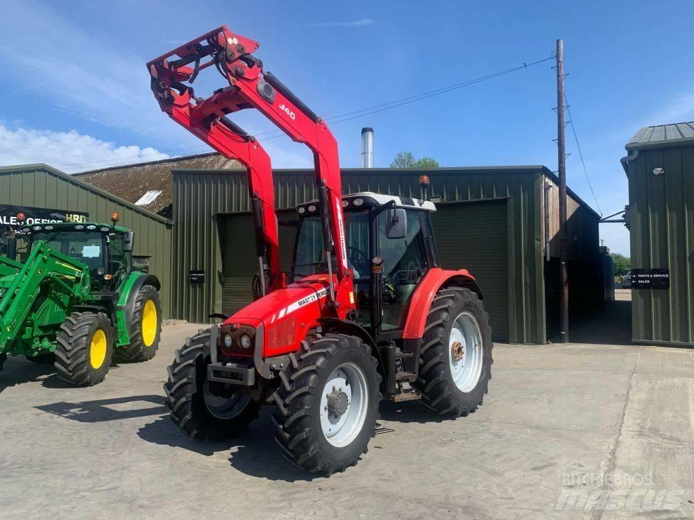 Massey Ferguson 5455 الجرارات